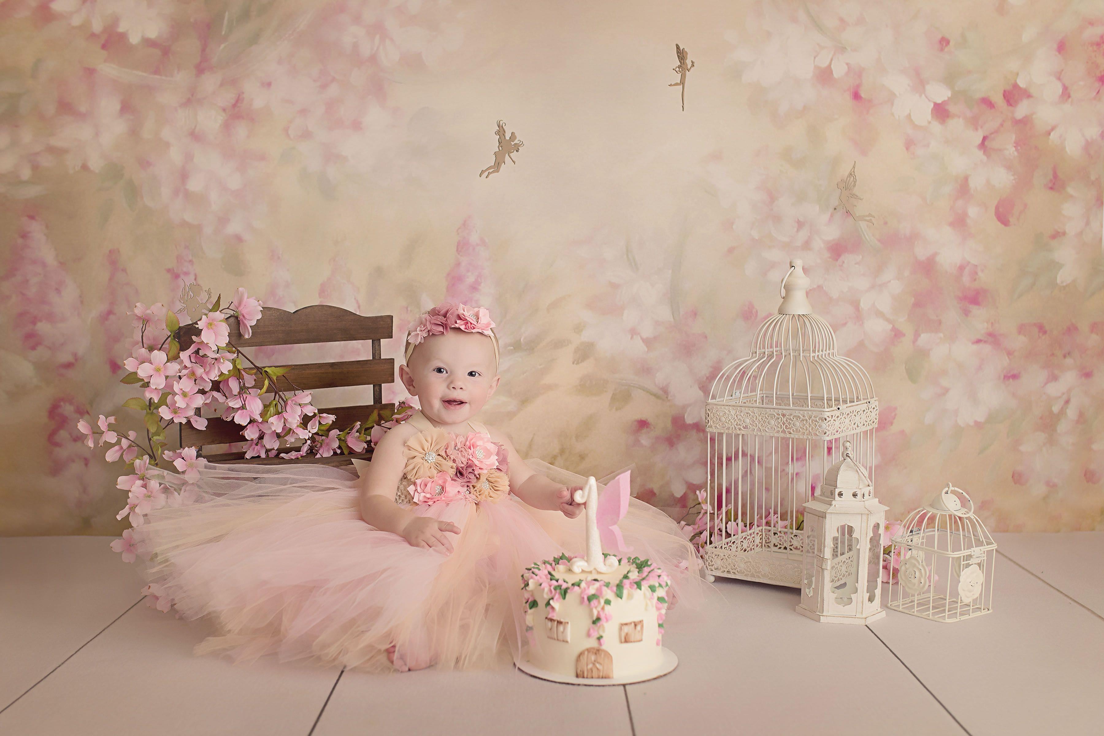 Ainsurf: Heartfelt Memories of Baby's First 12 Months